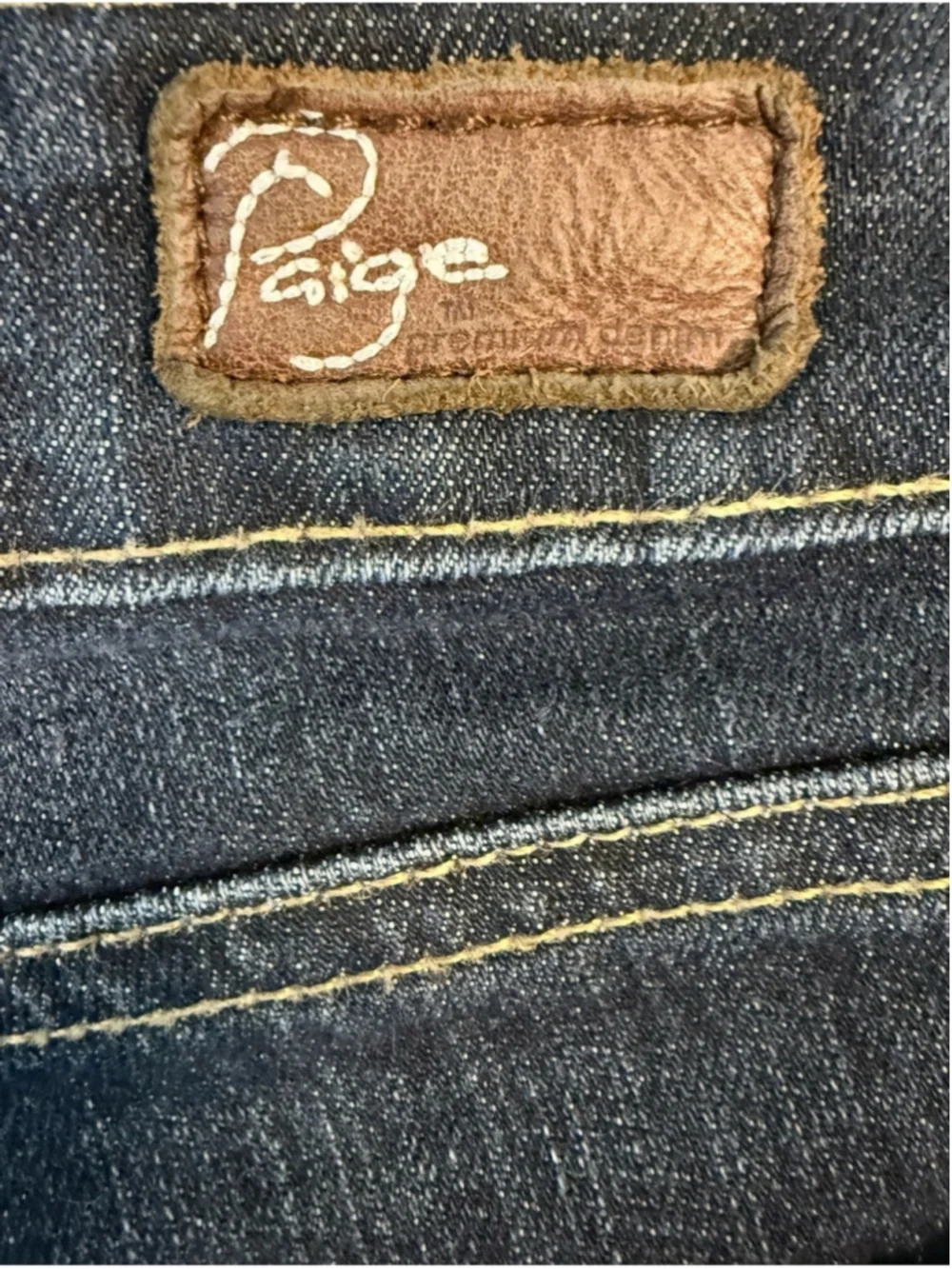 Paige Classic Dark Wash Denim Bermuda Shorts - Dark Blue Size 28 Y2K Casual